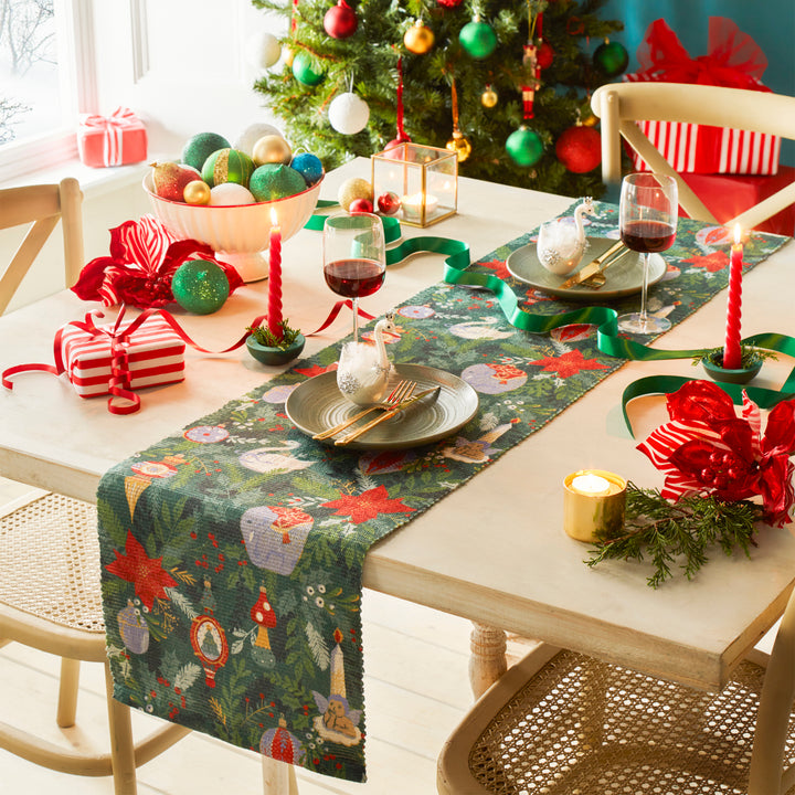 DECK THE HALLS 180X35 TABLE RUNNER GREEN