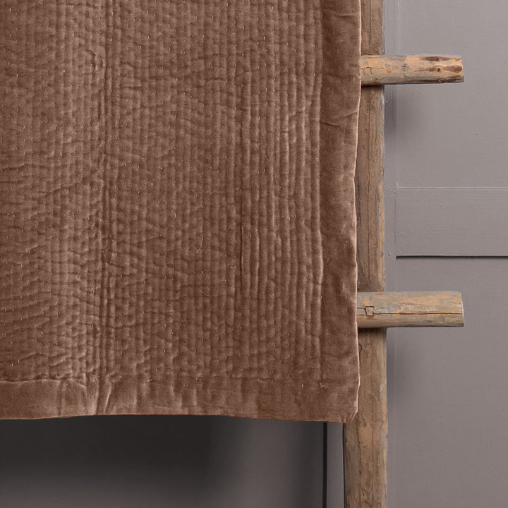 HAZE VELVET 140X220 THROW CORAL