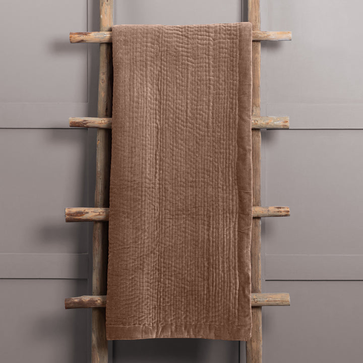 HAZE VELVET 140X220 THROW CORAL