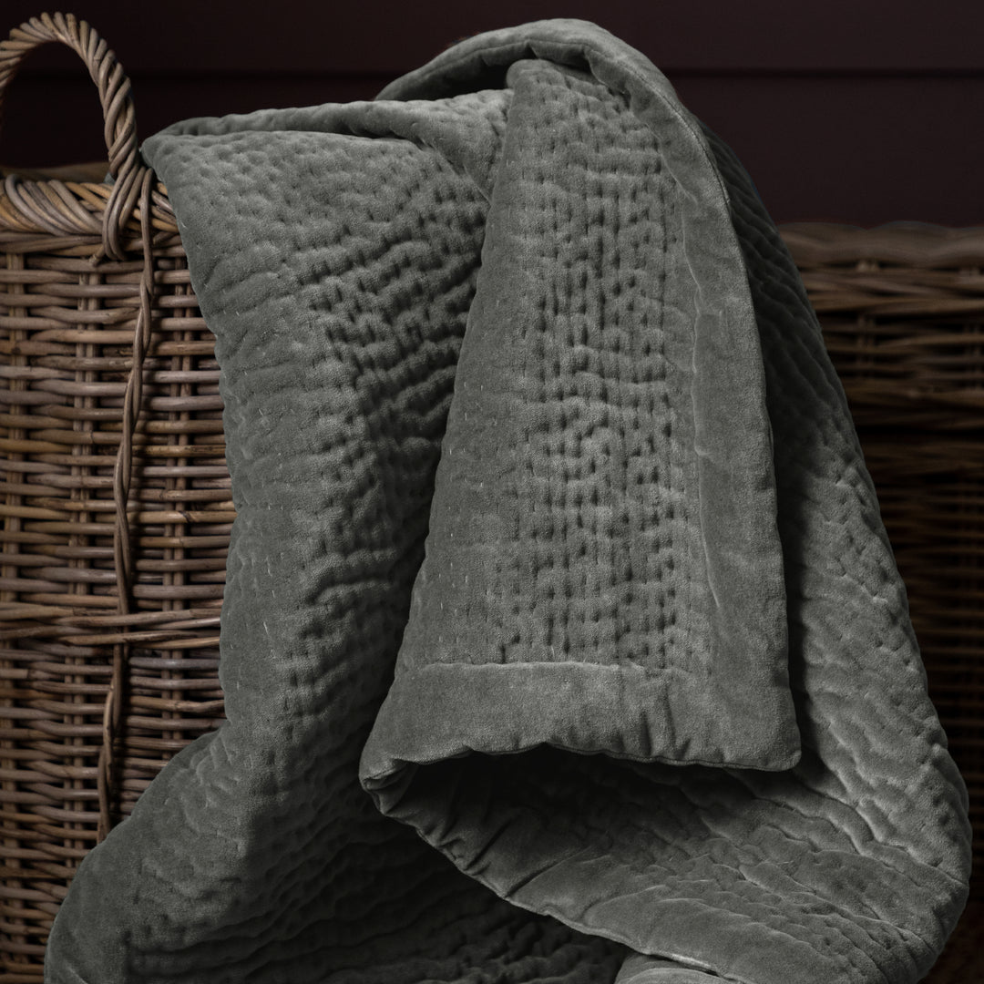 HAZE VELVET 140X220 THROW STEEL
