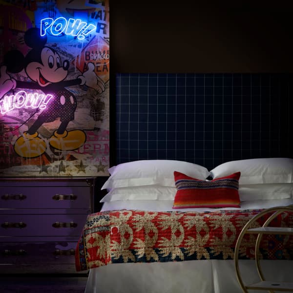 Neon - Pow Wow 100X150, 100cm x 150cm - Andrew Martin