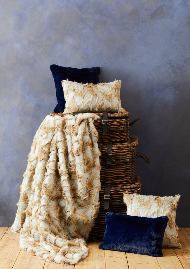 Dove Lamina Grey And Natural Fur Throw