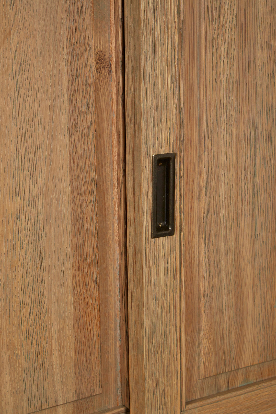 Pigeon Sliding Door Cabinet