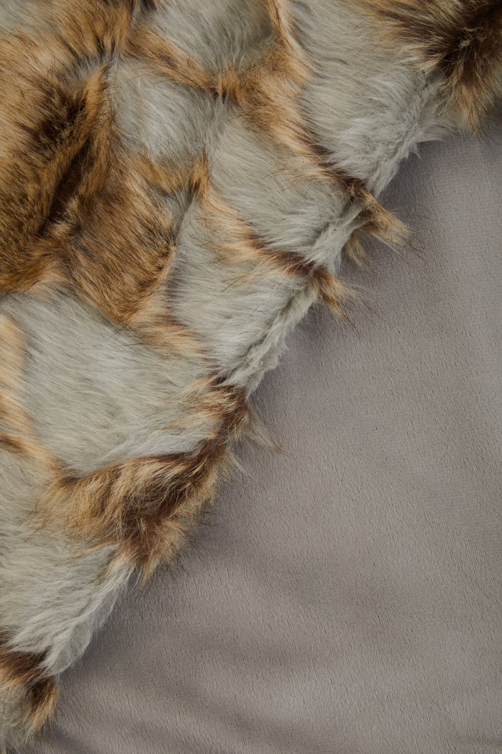 Dove Lamina Grey And Natural Fur Throw