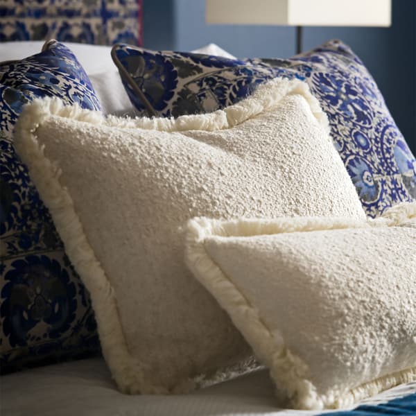Huntsman Natural Medium Rectangle, Sustainable Feather, Rectangle Cushion, Natural/Vesper - Andrew Martin