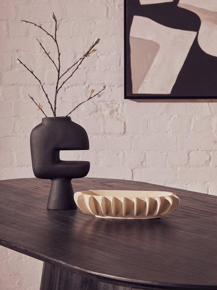 Thrush Oval Mango Wood Black Finish Dining Table