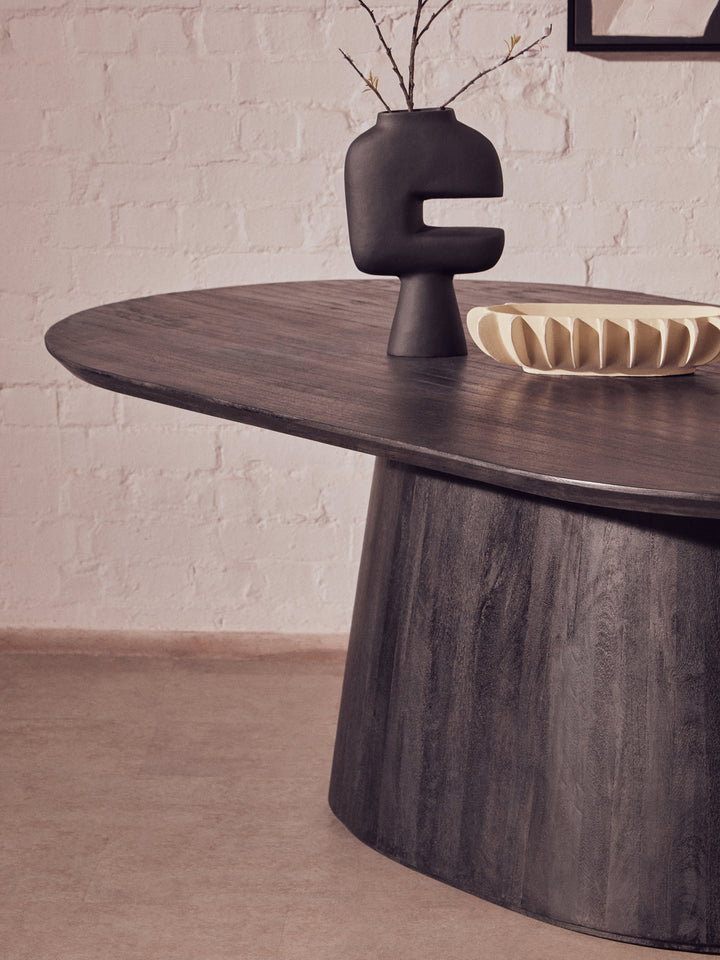 Thrush Oval Mango Wood Black Finish Dining Table