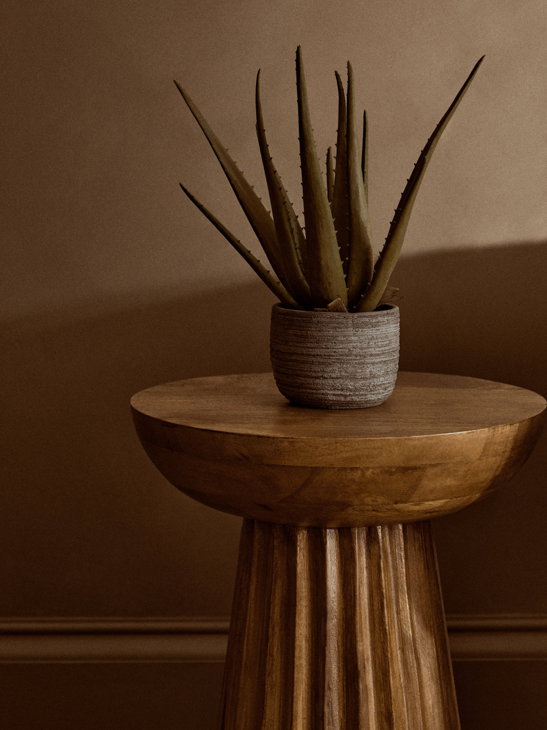 Cuckoo Natural Mango Wood Carved Ridge Side Table