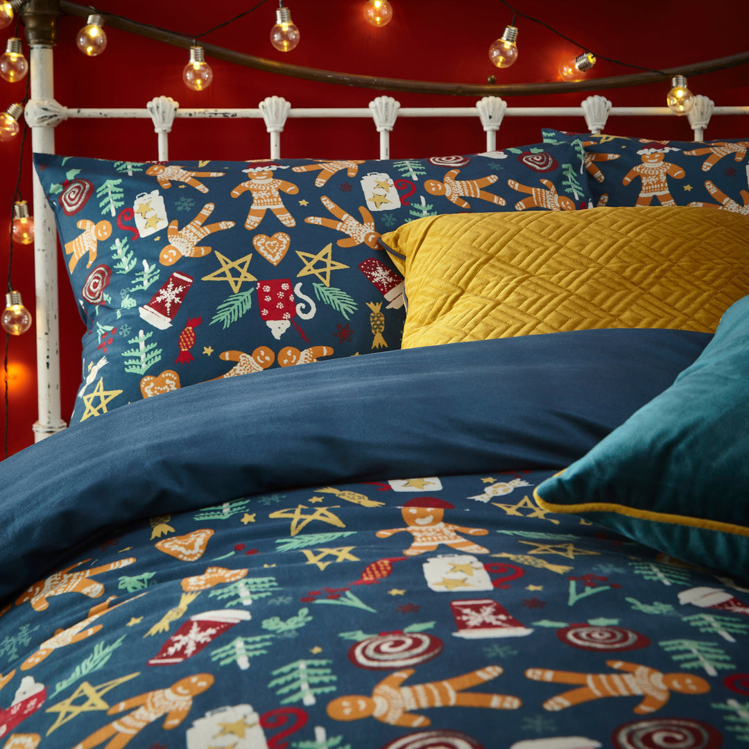 703yuletide Treats Toddler Duvet Set Navy - image 2