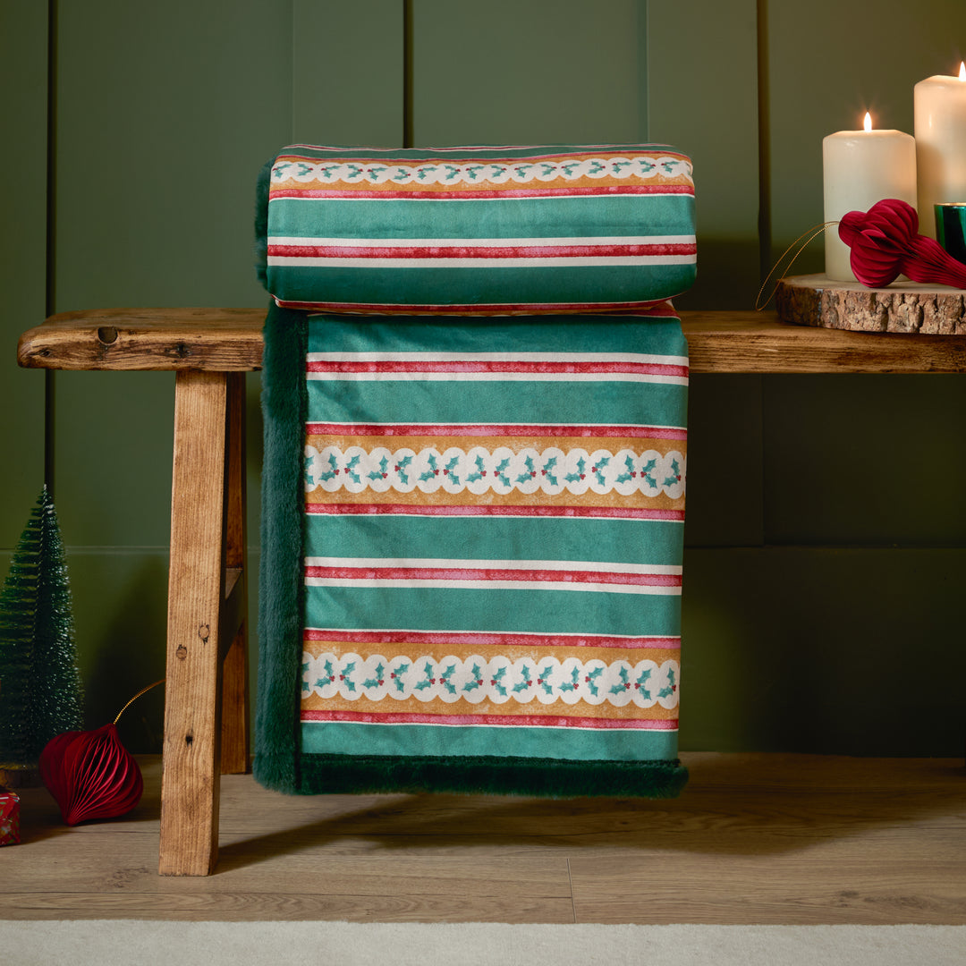 All Wrapped Up 130x180 Throw Emerald/Red - image 7
