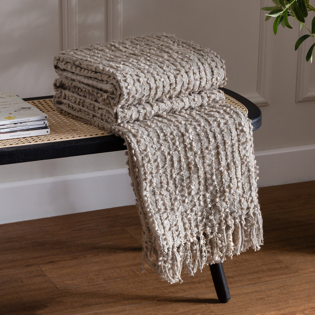Arvo Boucle Yarn Throw 130x180 Feather