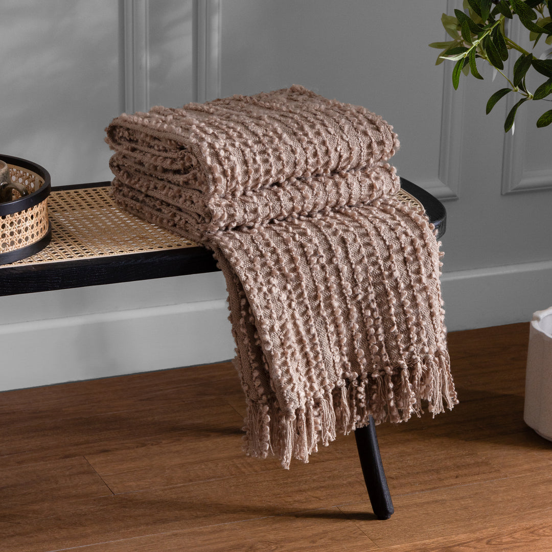Arvo Boucle Yarn Throw 130x180 Plaster