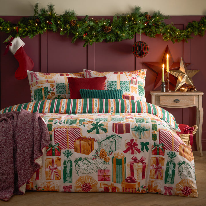 All Wrapped Up King Size Duvet Set Emerald/Red