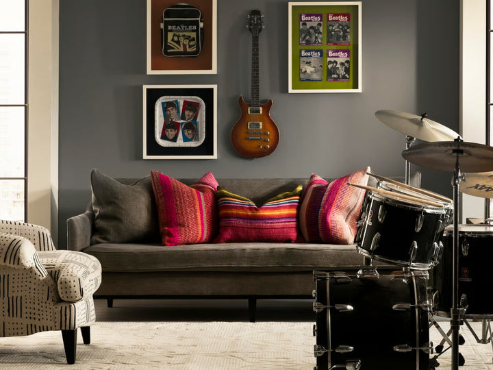 Artemis Paraggi String, Sofa