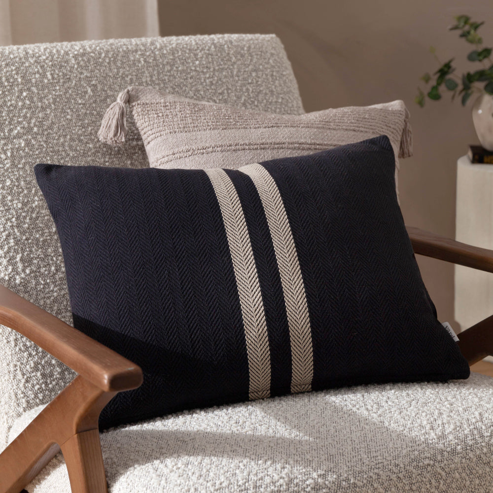 Benton 40x50 Cushion Case Black