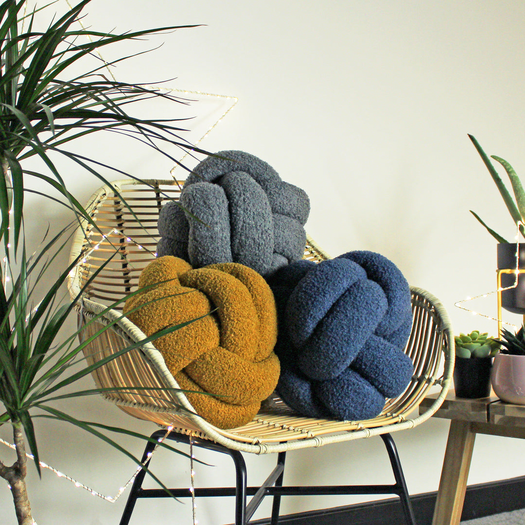 BOUCLE KNOT 30X30 FILLED CUSHION CHARCOAL