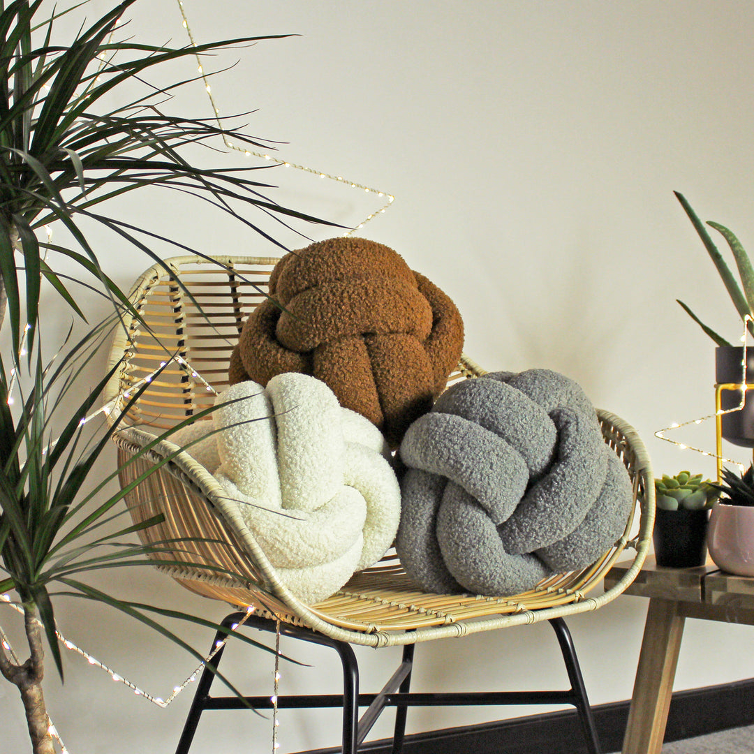 BOUCLE KNOT 30X30 FILLED CUSHION ECRU