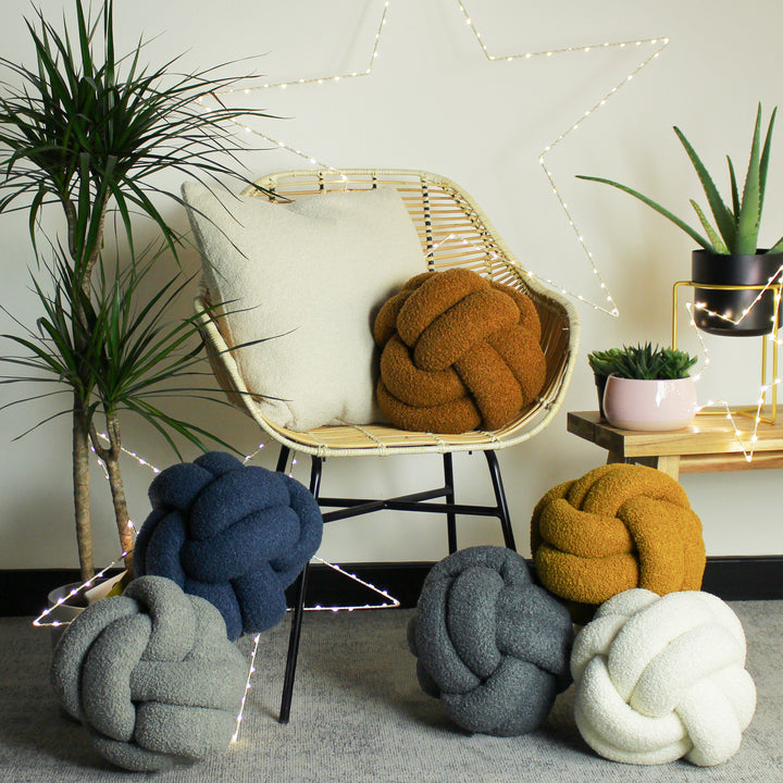 BOUCLE KNOT 30X30 FILLED CUSHION GINGER