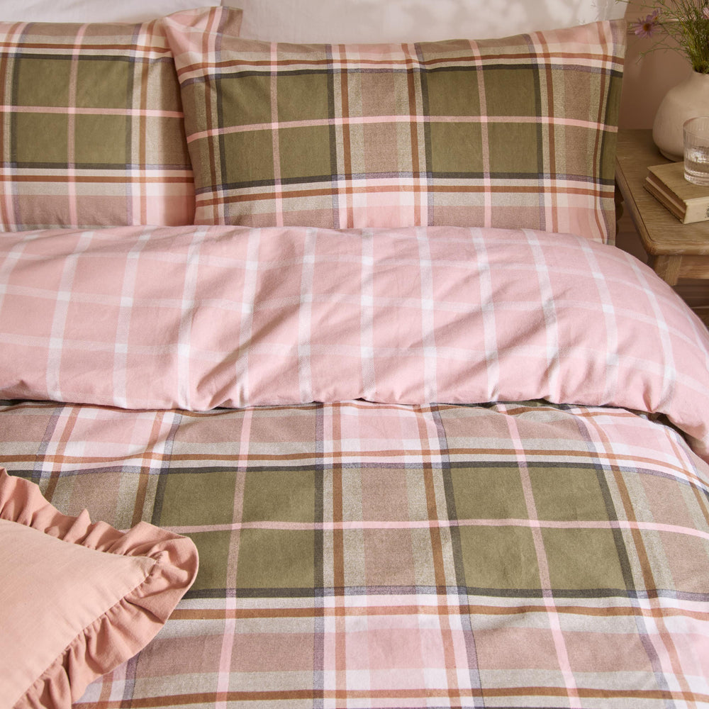 Braemar Check Super King Duvet Set Pink & Green - image 2