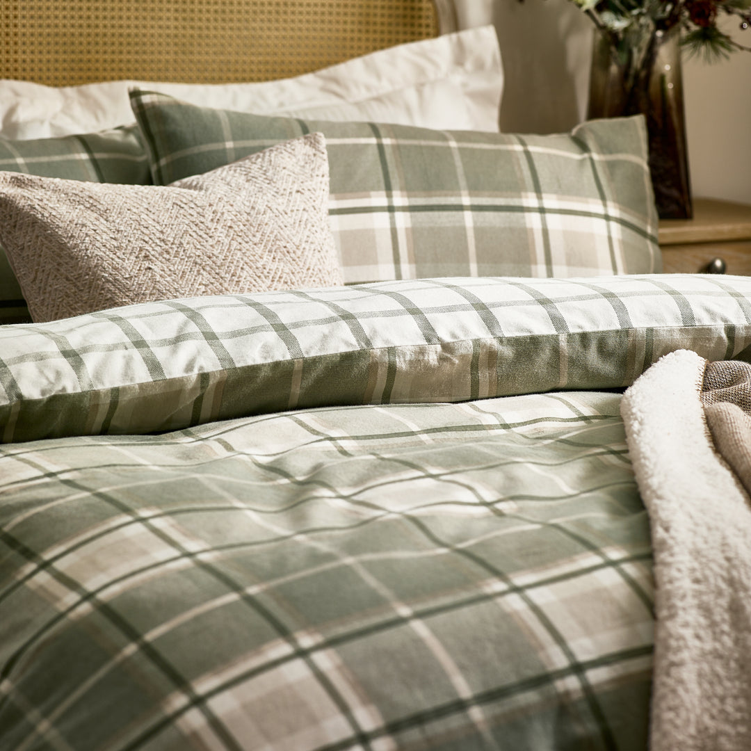 Braemar Check Super King Duvet Set Green/Natural - image 2