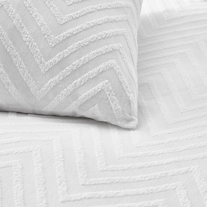 Chevron Tuft Super King Duvet Set White - image 3