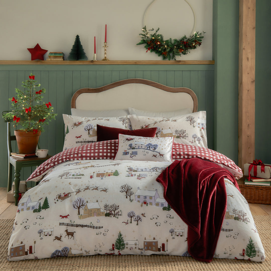 Cotswolds Christmas Double Duvet Set Cream/Burgundy