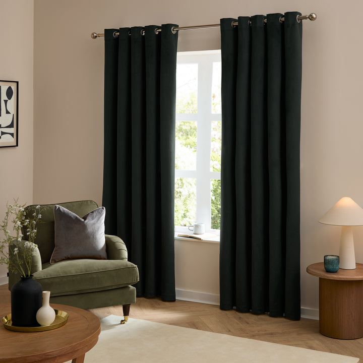 Deluxe Velvet Blackout 168x183 Eyelet Curtains Black - image 2
