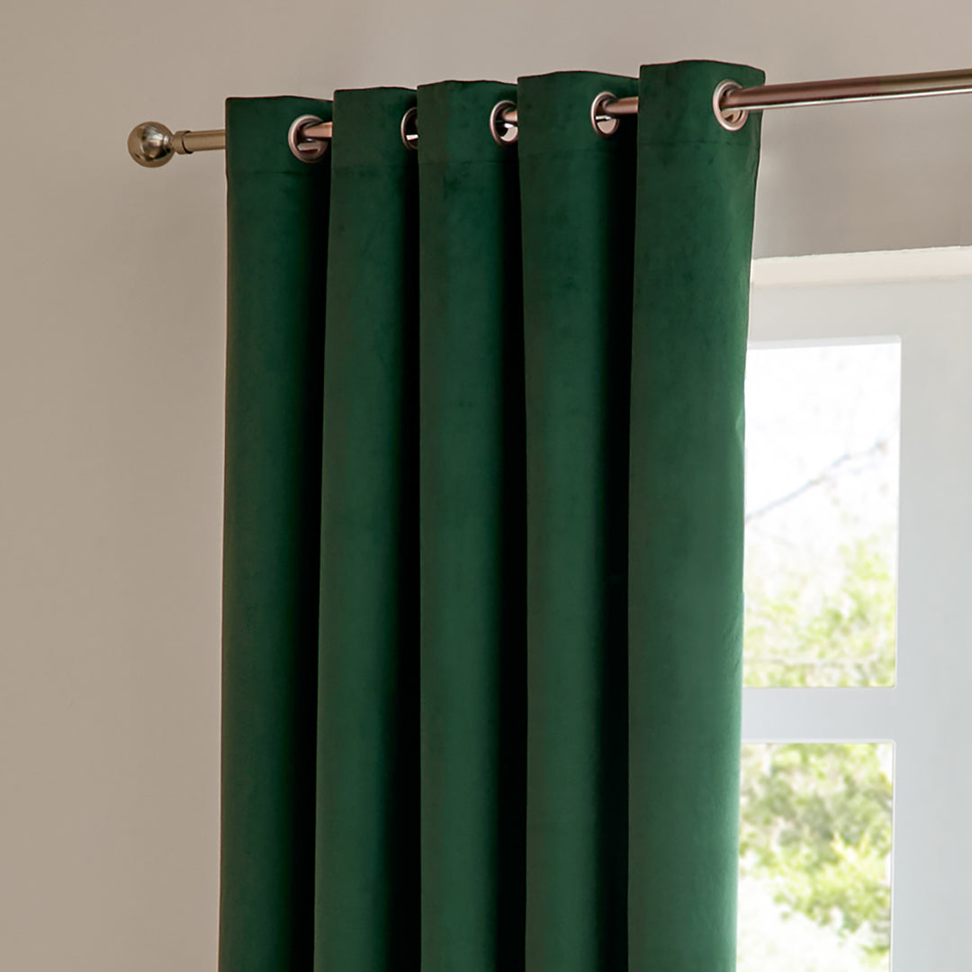 Deluxe Velvet Blackout 229x183 Eyelet Curtains Emerald - image 5