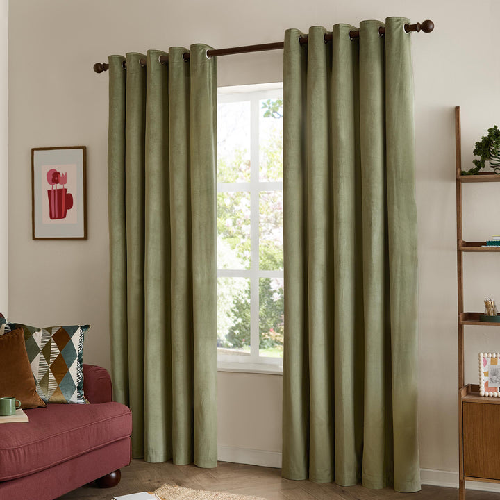 The Ultimate Velvet Blackout 117x137 Eyelet Curtains Green - image 4