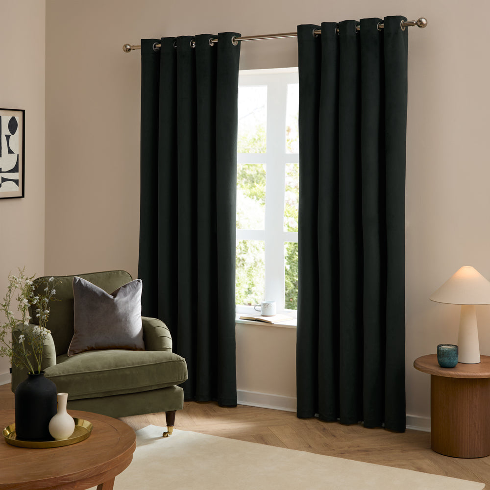 Deluxe Velvet 229x137 Eyelet Curtains Black - image 2