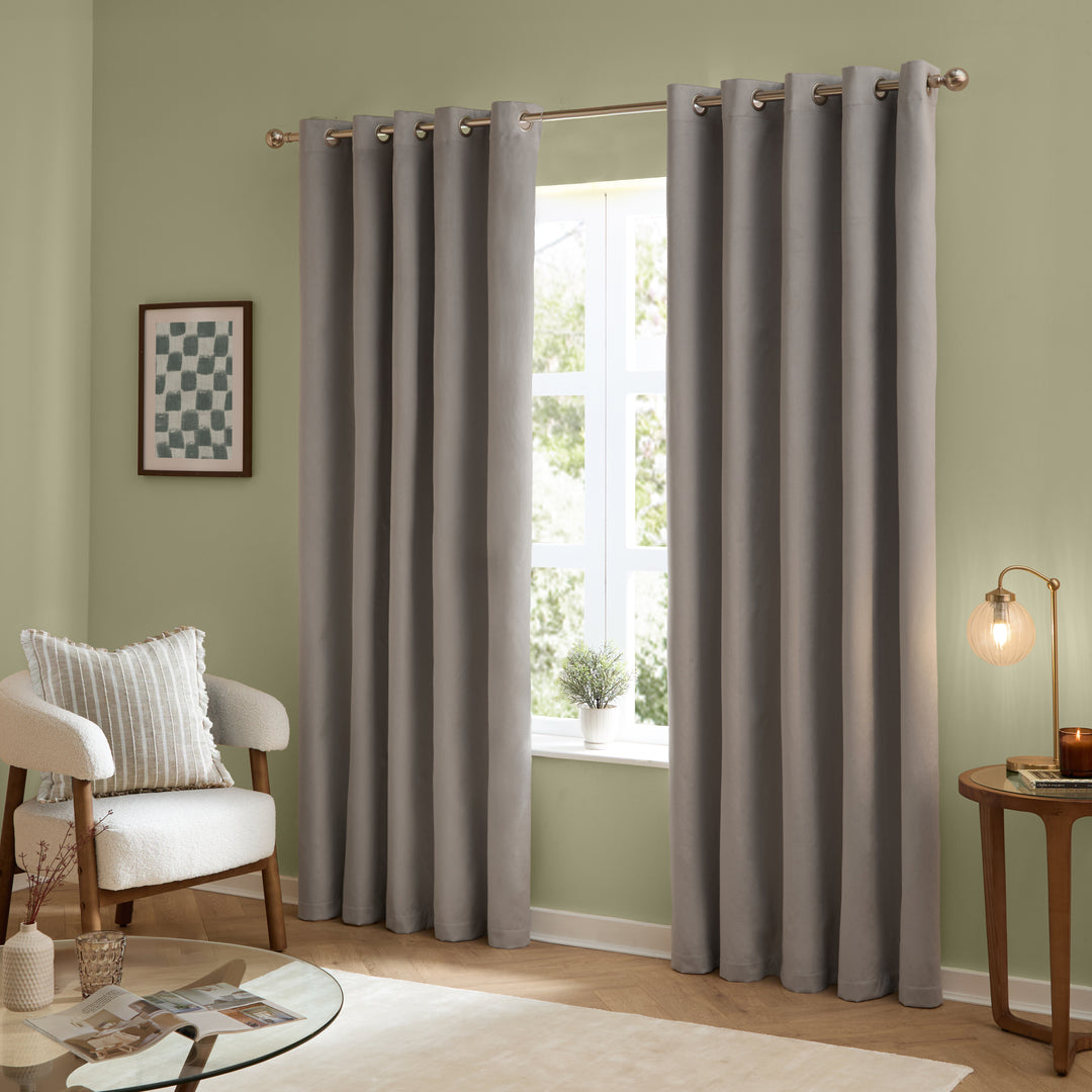 Deluxe Velvet 168x137 Eyelet Curtains Silver - image 2