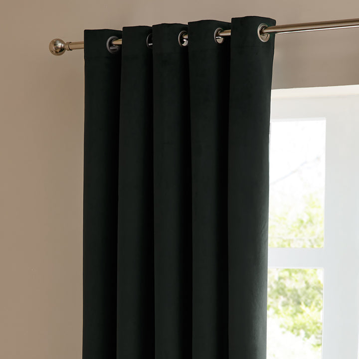 Deluxe Velvet 229x183 Eyelet Curtains Black - image 4