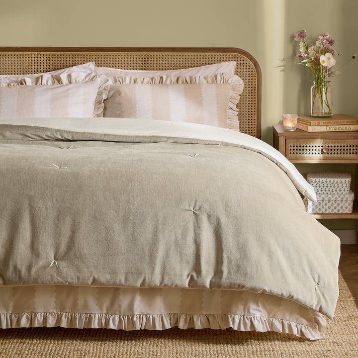 Edie 140x220 Bedspread Natural