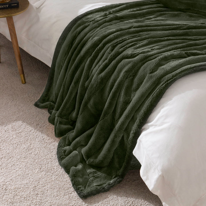 Empress 140x200 Throw Pine