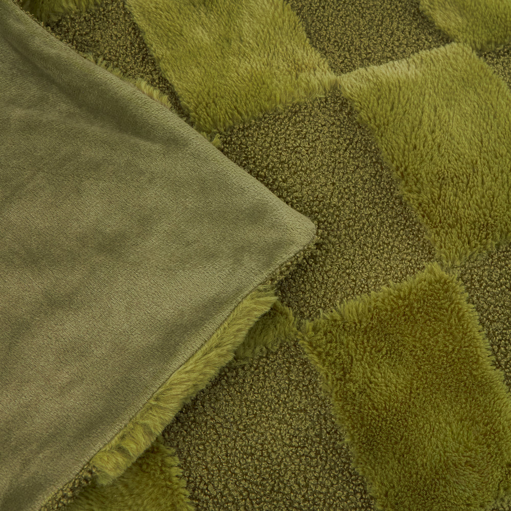 Fur Boucle Check 140x180 Throw Olive - image 2