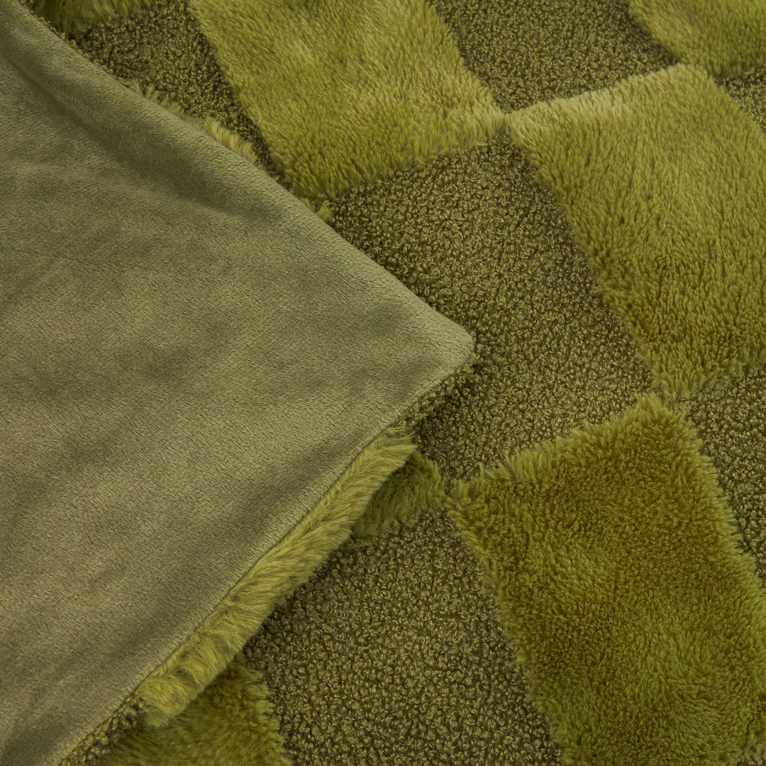 Fur Boucle Check 140x180 Throw Olive - image 2