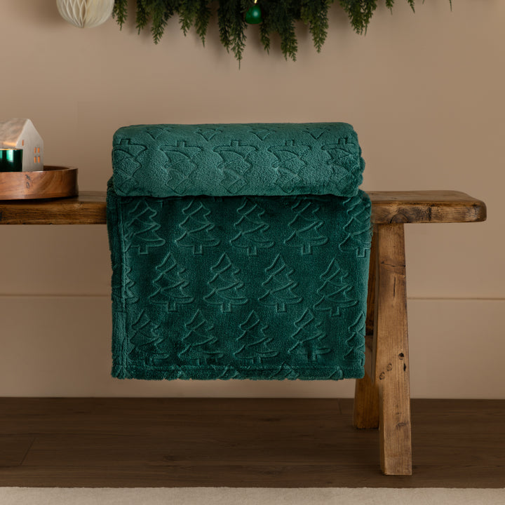 Festive Trees 140x180 Throw Emerald