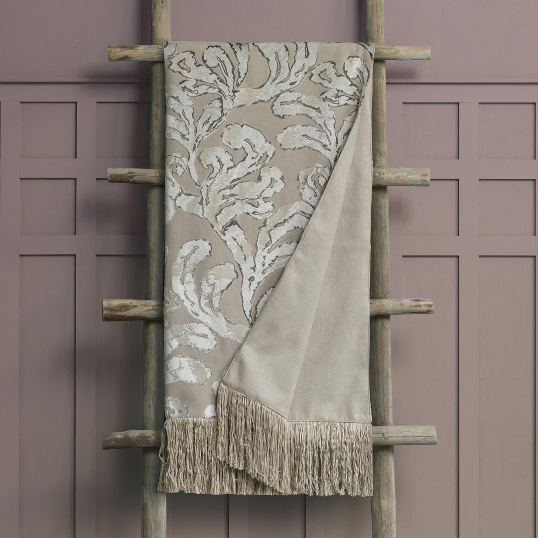 FORTITUDO 136X200 THROW SEPIA