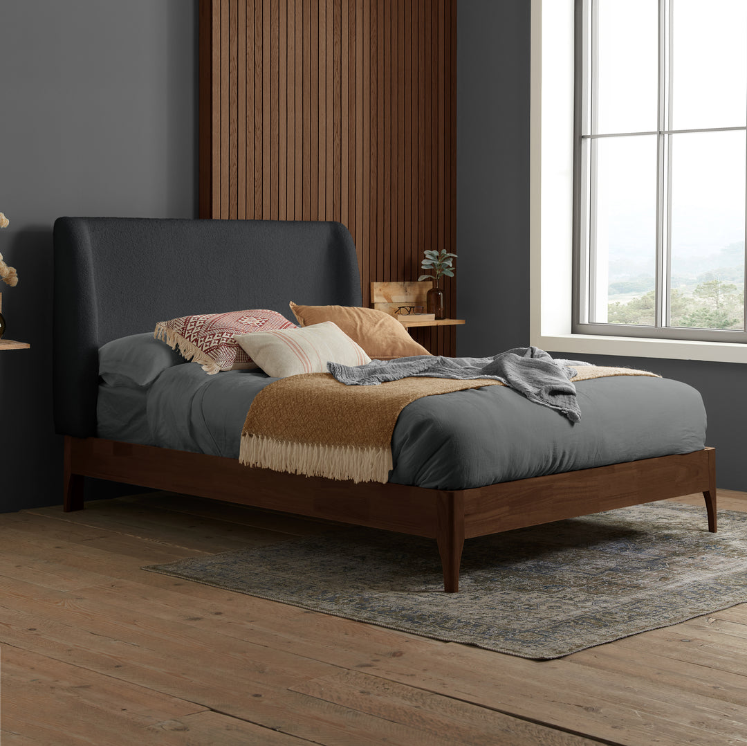 Halfden King Bed