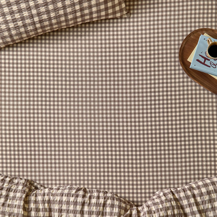 Harrietgingham King Fitted Sheet Buttermilk/Chocolate