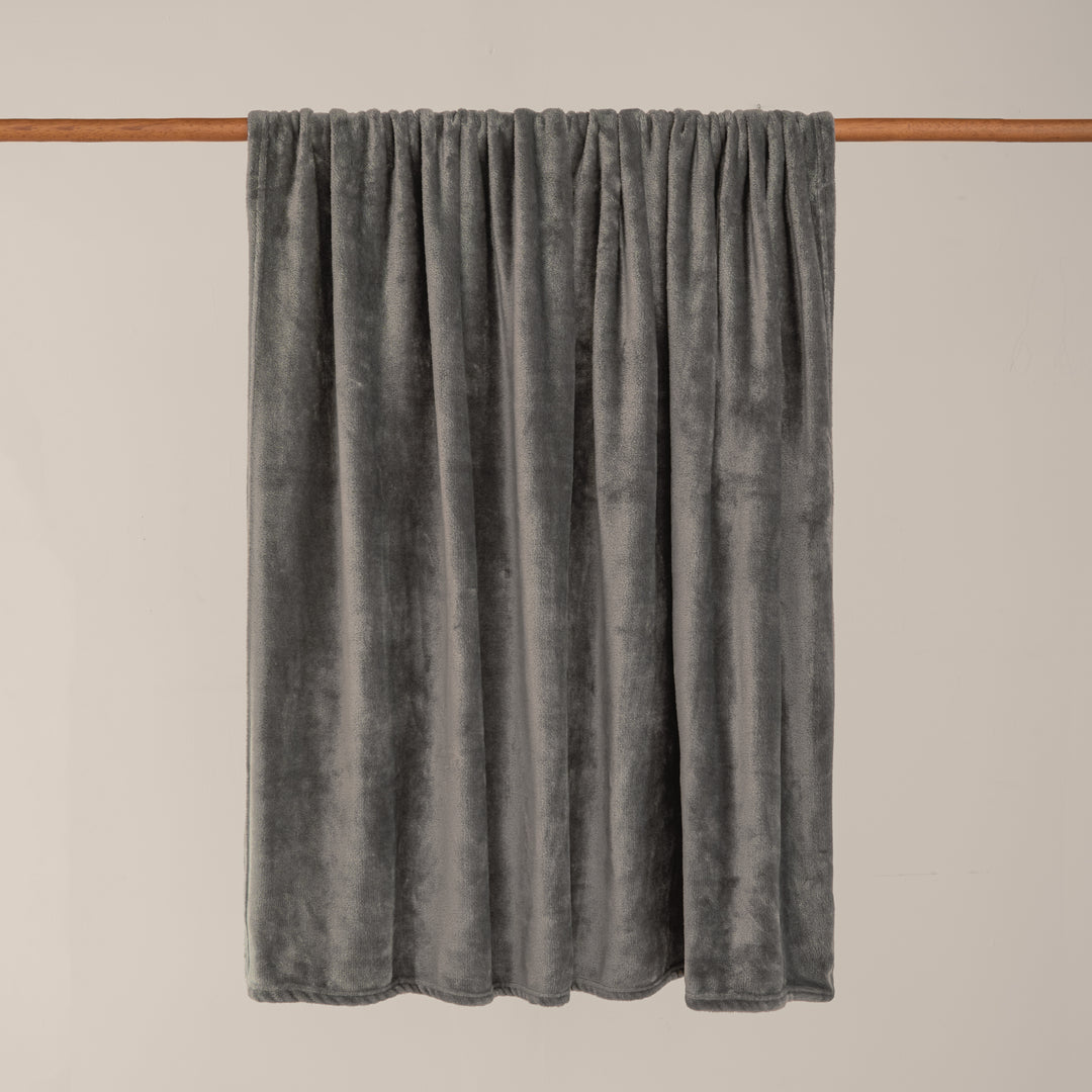 Harrow 140x180 Throw Charcoal - image 2