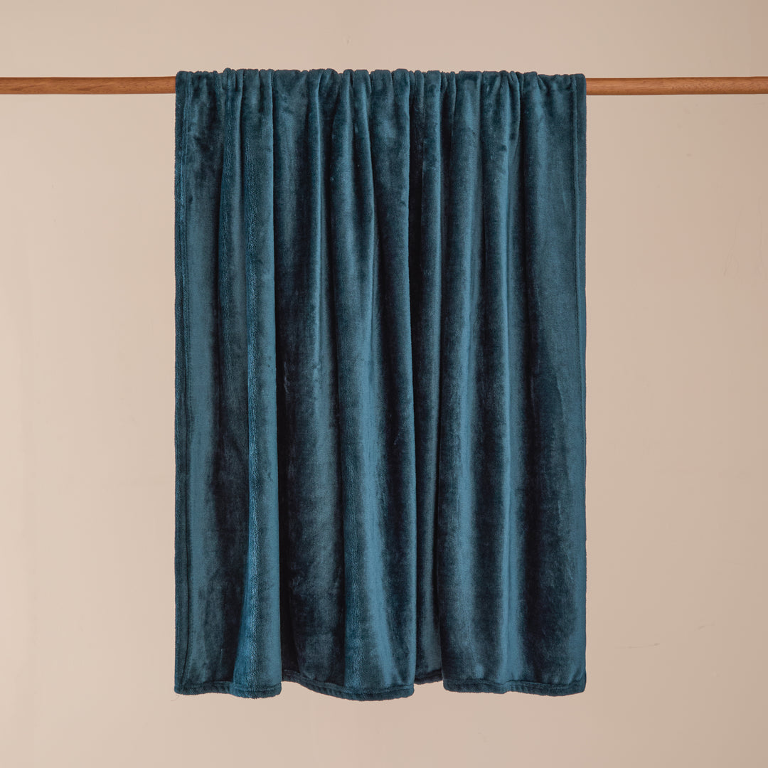 Harrow 140x180 Throw Midnight - image 2