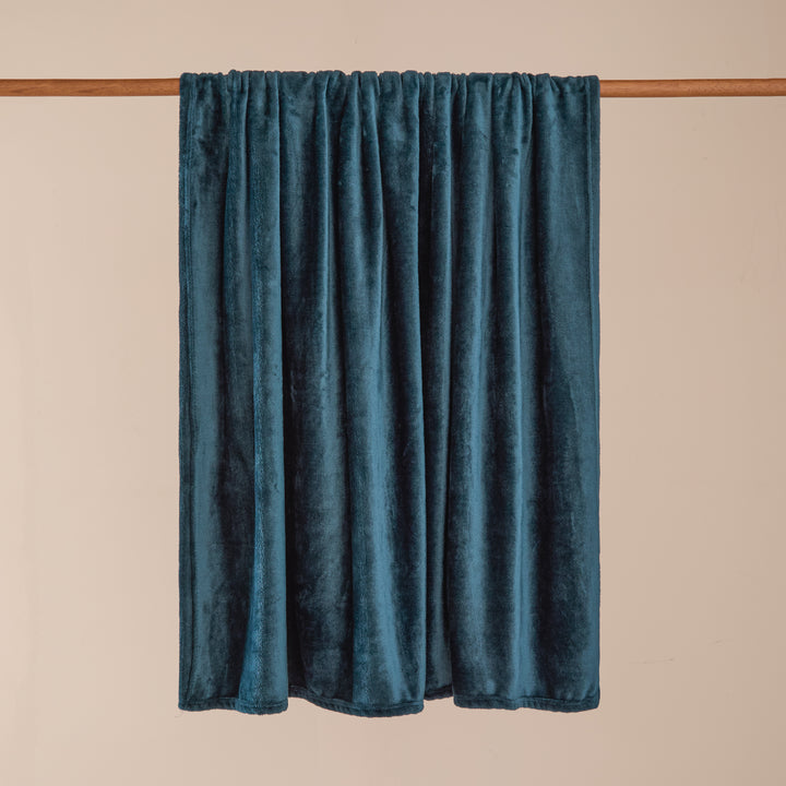 Harrow 140x180 Throw Midnight - image 2
