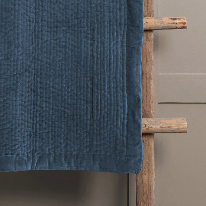 HAZE VELVET 140X220 THROW BLUEBELL