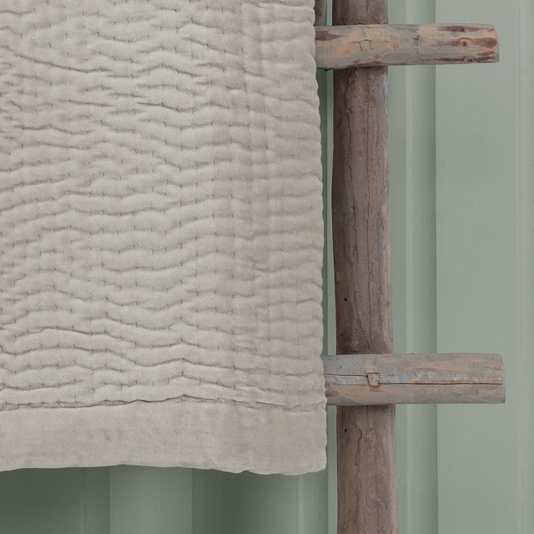 HAZE VELVET 140X220 THROW QUARTZ