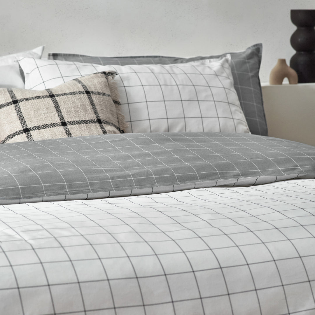 Howarth Check King Size Duvet Set White/Black - image 3
