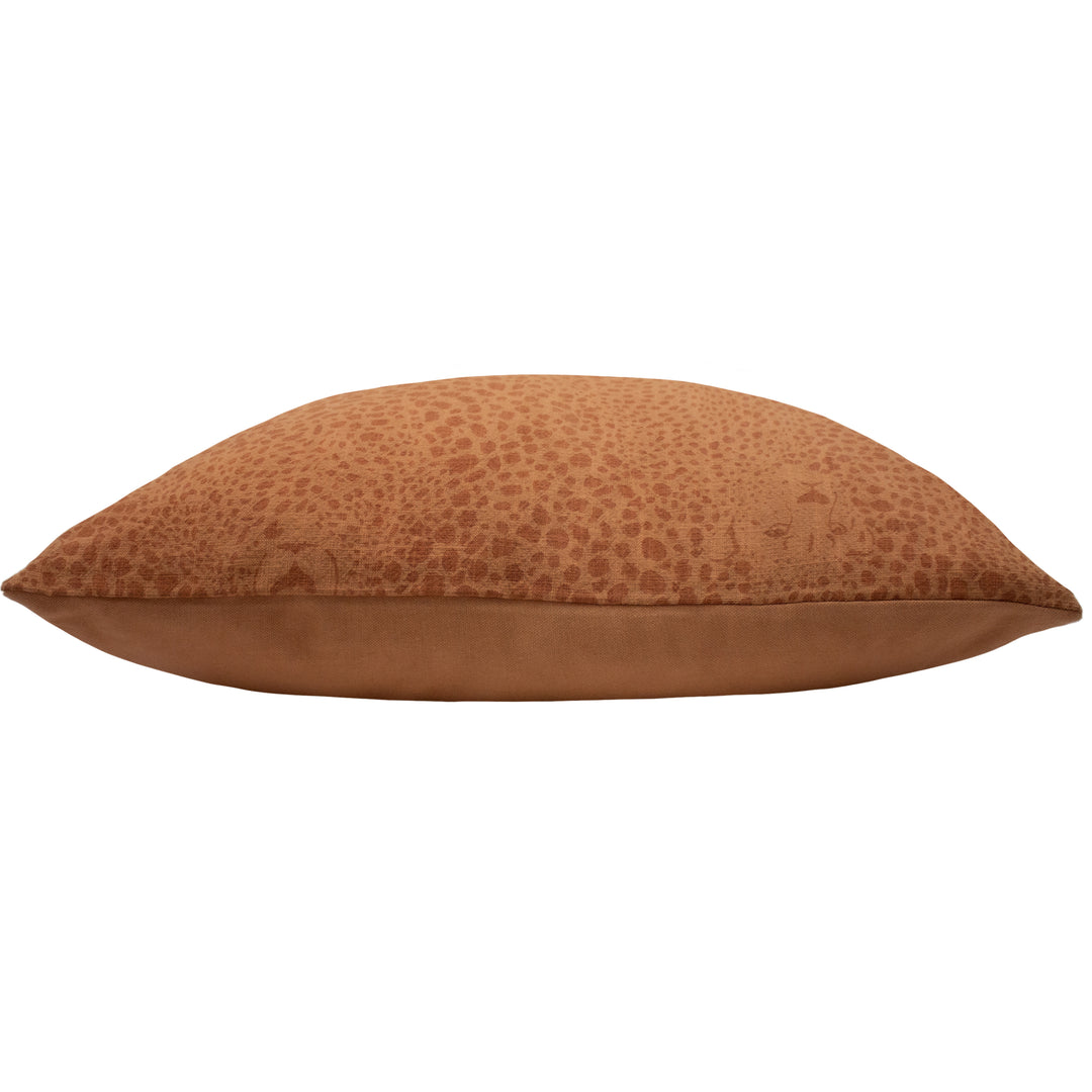 HIDDEN CHEETAH 50X50 C/CASE TERRACOTTA