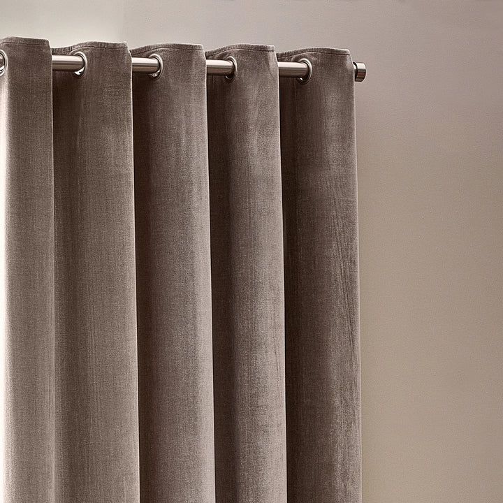 HEAVY CHENILLE 229X137 EYELET CURTAIN GREIGE