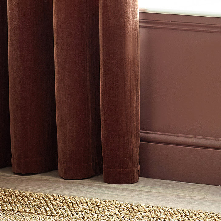 HEAVY CHENILLE 229X137 EYELET CURTAIN NUTMEG
