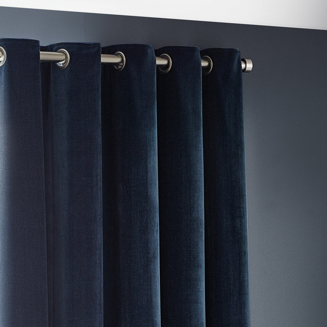 HEAVY CHENILLE 229X137 EYELET CURTAIN NAVY